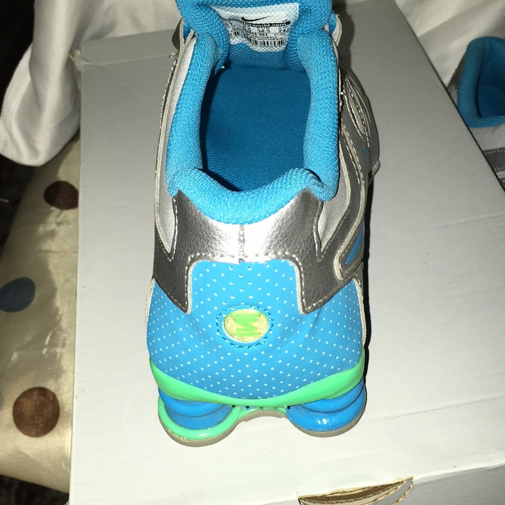 Nike - Picture 4 of 5